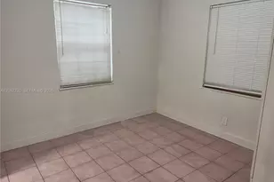 1318 NW 34th St, Miami, FL 33142 - Photo 12