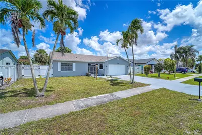 9242 SW 18th Rd, Boca Raton, FL 33428 - Photo 2