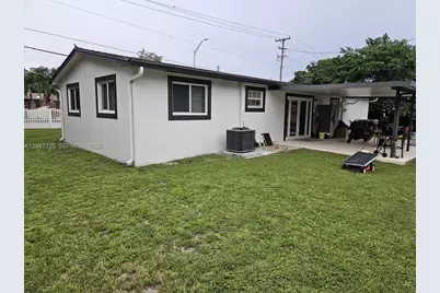 695 W 76th St, Hialeah, FL 33014 - Photo 8