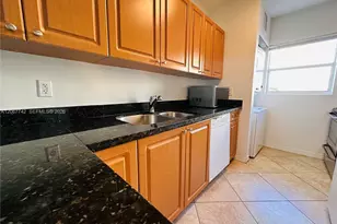 946 Bay Dr, Miami Beach, FL 33141 - Photo 12