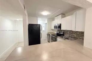 7801 S Colony Cir S, Tamarac, FL 33321 - Photo 4