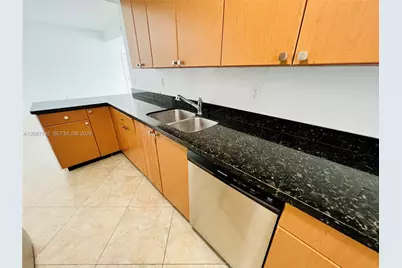 946 Bay Dr #7, Miami Beach, FL 33141 - Photo 12
