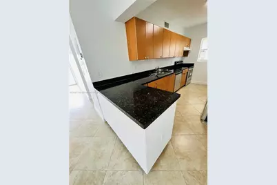 946 Bay Dr #7, Miami Beach, FL 33141 - Photo 8