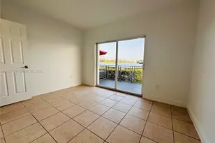946 Bay Dr, Miami Beach, FL 33141 - Photo 18