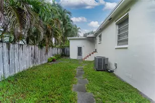 6250 NW 41st St, Virginia Gardens, FL 33166 - Photo 26
