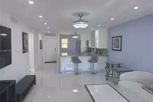 410 SE 2nd St, Hallandale Beach, FL 33009 - Photo 2