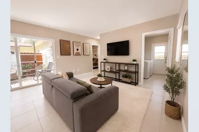 31 SW 8th St #1, Hallandale Beach, FL 33009 - Photo 2