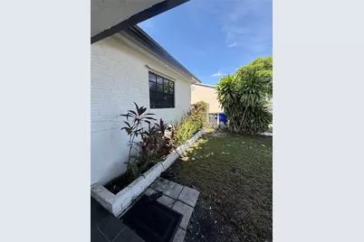 2411 Wiley St, Hollywood, FL 33020 - Photo 6