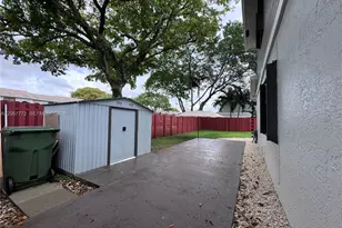 10651 NW 1st St, Pembroke Pines, FL 33026 - Photo 10