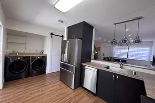 10651 NW 1st St, Pembroke Pines, FL 33026 - Photo 22