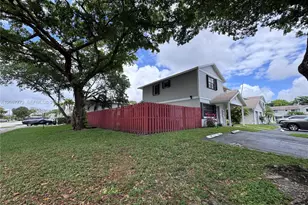 10651 NW 1st St, Pembroke Pines, FL 33026 - Photo 52