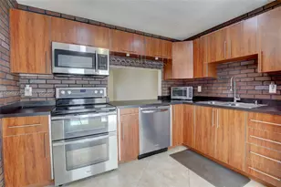 9874 Hammocks Blvd, Miami, FL 33196 - Photo 14