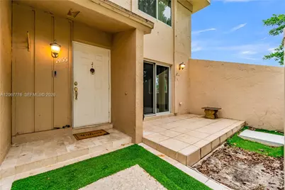 1455 NW 80th Ave #J, Margate, FL 33063 - Photo 4