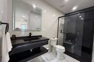 8600 Taft St, Pembroke Pines, FL 33024 - Photo 14