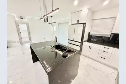 8600 Taft St, Pembroke Pines, FL 33024 - Photo 6