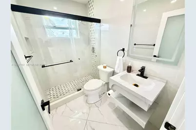 8600 Taft St, Pembroke Pines, FL 33024 - Photo 16