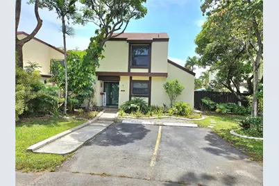 540 NW 99th Pl #540, Miami, FL 33172 - Photo 2