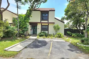 540 NW 99th Pl, Miami, FL 33172 - Photo 2