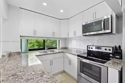 17021 N Bay Rd #425, Sunny Isles Beach, FL 33160 - Photo 8