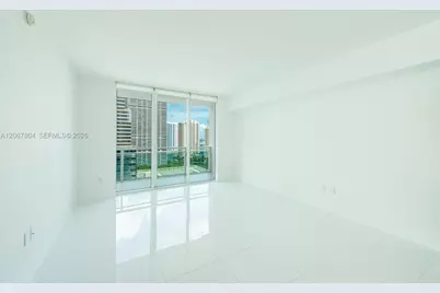 950 Brickell Bay Dr #2208, Miami, FL 33131 - Photo 4