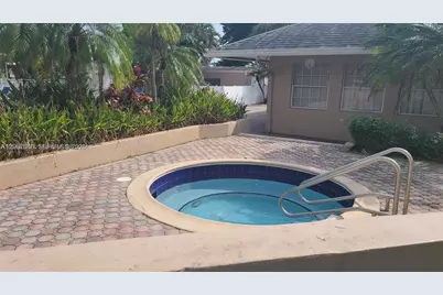2091 NW 96th Ter #13M, Pembroke Pines, FL 33024 - Photo 26