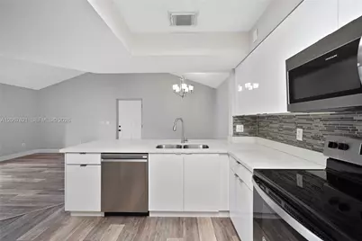 18840 NW 57th Ave #306, Hialeah, FL 33015 - Photo 8
