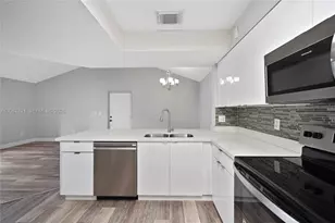 18840 NW 57th Ave, Hialeah, FL 33015 - Photo 8
