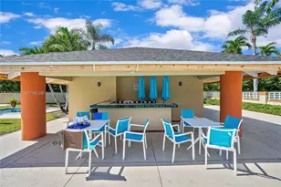 18840 NW 57th Ave, Hialeah, FL 33015 - Photo 22