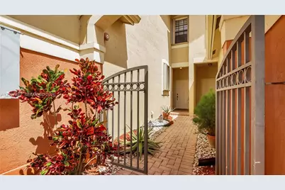 3889 Tree Top Dr #3889, Weston, FL 33332 - Photo 2