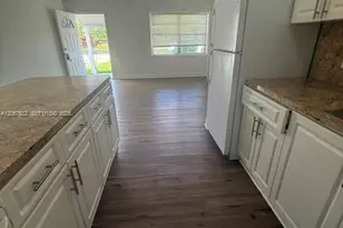 2540 NW 155St, Miami Gardens, FL 33054 - Photo 2