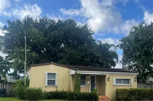 5886 SW 42nd St, Miami, FL 33155 - Photo 1