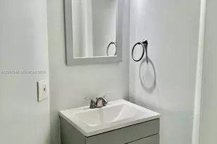 900 SW 113th Terrace, Pembroke Pines, FL 33025 - Photo 26
