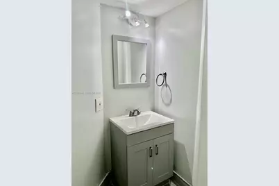 900 SW 113th Ter, Pembroke Pines, FL 33025 - Photo 24
