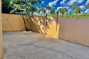900 SW 113th Terrace, Pembroke Pines, FL 33025 - Photo 32
