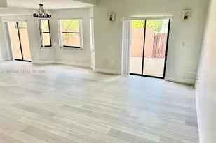 900 SW 113th Terrace, Pembroke Pines, FL 33025 - Photo 6