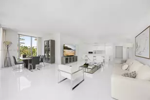 801 South Pointe Dr, Miami Beach, FL 33139 - Photo 2