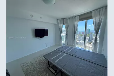 185 SW 7th St #4010, Miami, FL 33130 - Photo 8