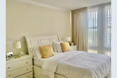 700 Biltmore Way #818, Coral Gables, FL 33134 - Photo 2
