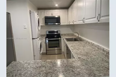 10000 NW 80th Ct #2337, Hialeah Gardens, FL 33016 - Photo 6