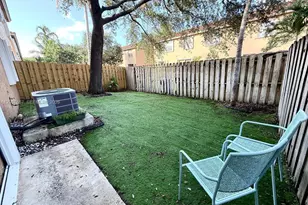 922 NW 134th Ave, Pembroke Pines, FL 33028 - Photo 20