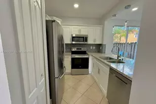 922 NW 134th Ave, Pembroke Pines, FL 33028 - Photo 6