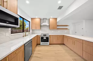 8978 SW 49th St, Cooper City, FL 33328 - Photo 10