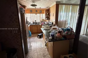 952 NE 199th St, Miami, FL 33179 - Photo 2