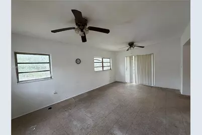 733 W 35th St, Hialeah, FL 33012 - Photo 12
