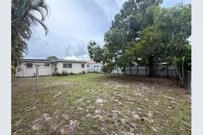 733 W 35th St, Hialeah, FL 33012 - Photo 26