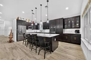 10471 S Utopia Cir S, Boynton Beach, FL 33437 - Photo 2