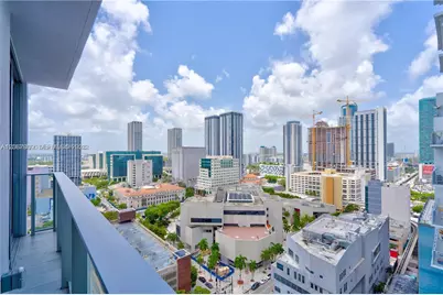 227 NE 2nd St #1606, Miami, FL 33132 - Photo 6