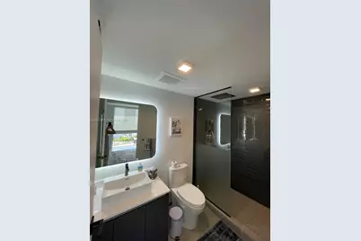 227 NE 2nd St #1606, Miami, FL 33132 - Photo 12