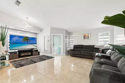 16520 SW 99th St, Miami, FL 33196 - Photo 2