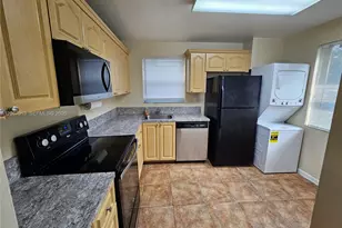 1276 SW 113th Terrace, Pembroke Pines, FL 33025 - Photo 6